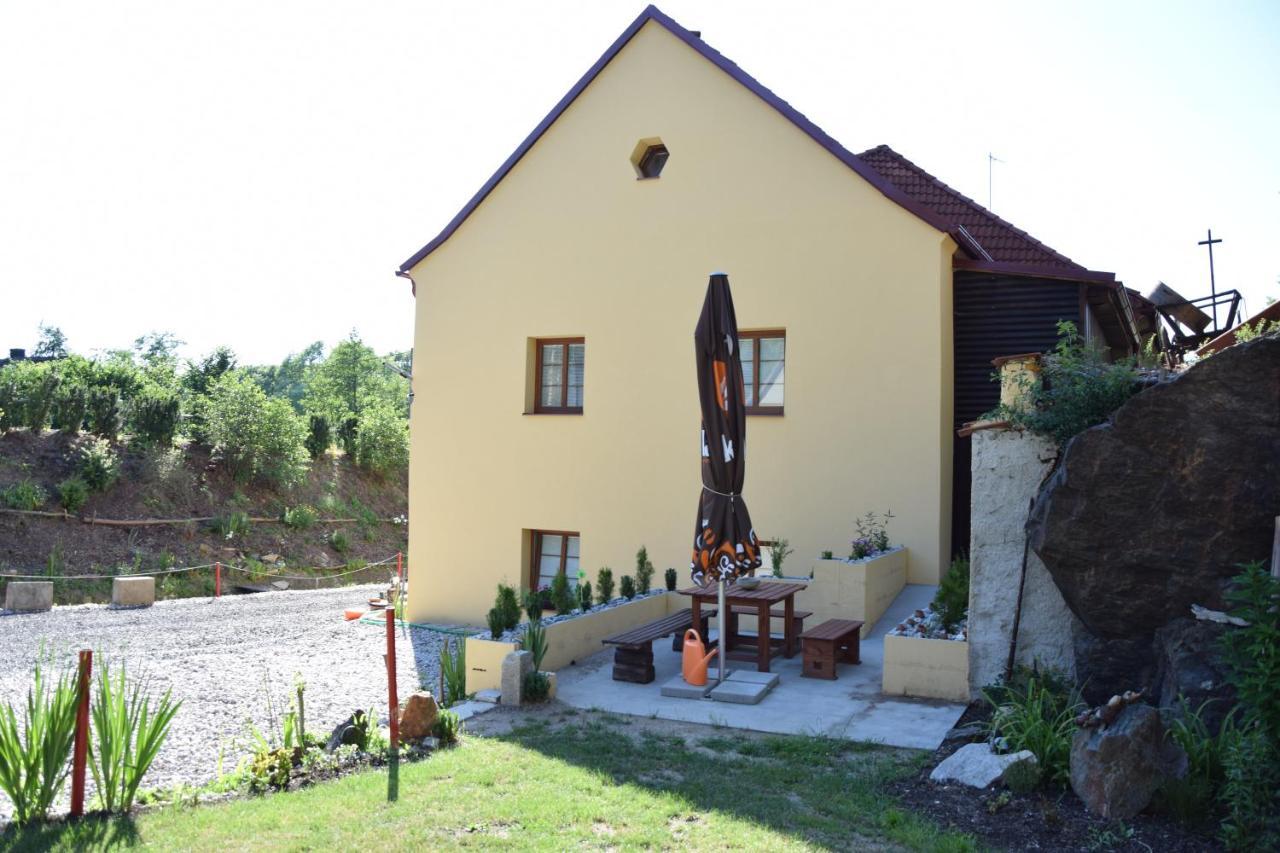 Apartmany Pod Klasterem Kladruby  Bagian luar foto